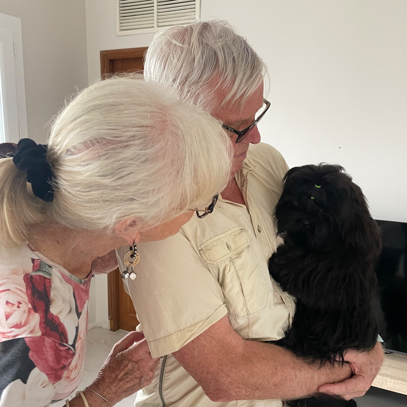 Départ heureux de Brandon dans sa famille